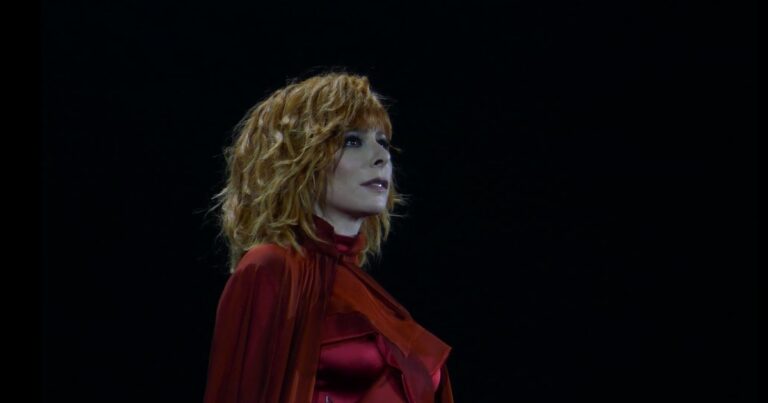 Mylène Farmer sur scène à Paris La Défense Arena